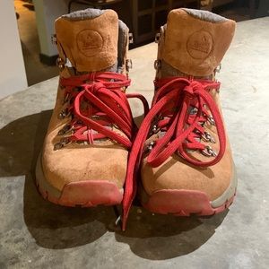 Danner womans hiking boot